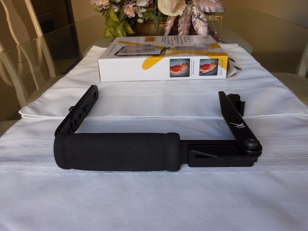 PHOTO Pro Series 180 degrees Quick Flip Rotating Flash Bracket