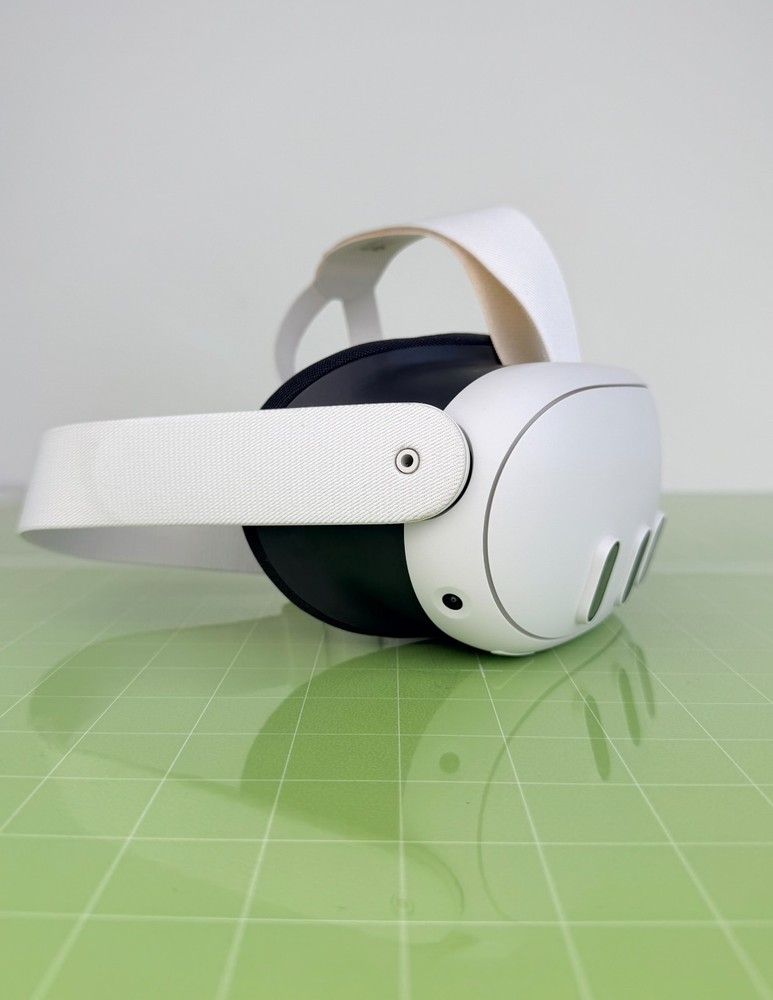 Meta Quest 3 Virtual Reality Headset - 128GB (Grade B)