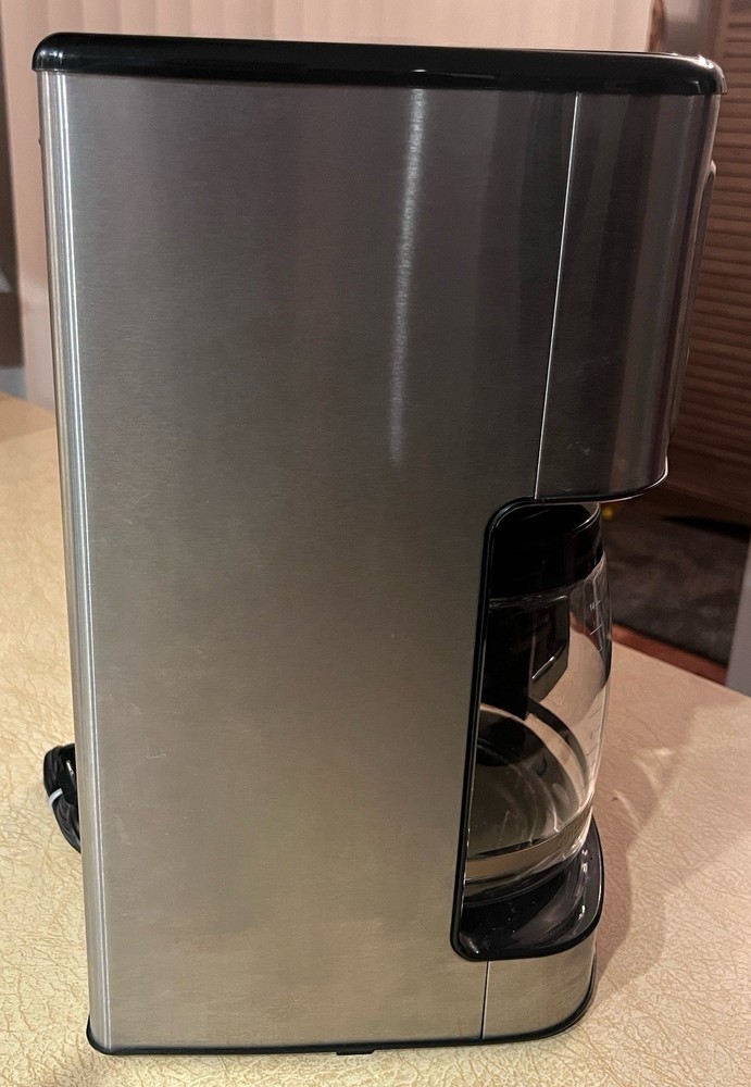 Cuisinart Programmable Coffee Machine 14-Cup Black/Stainless Steel