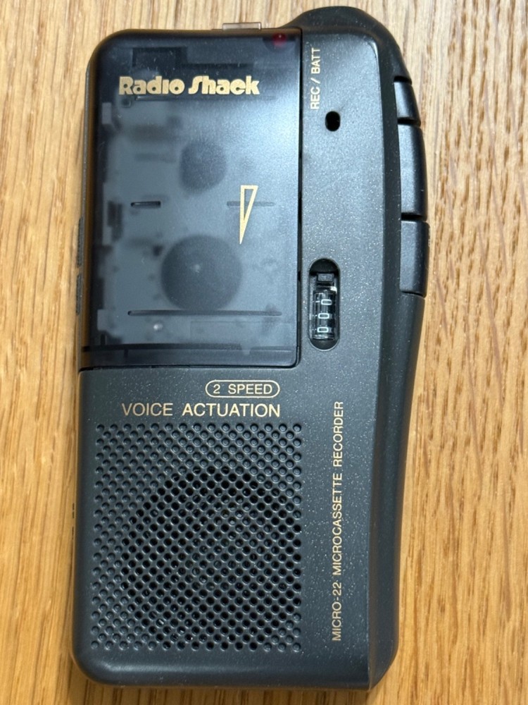 RadioShack Micro22 Handheld Microcassette Voice Actuation Recorder w/Tape-Tested
