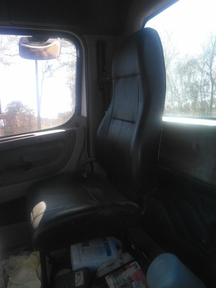 Replaces 2012 FREIGHTLINER CASCADIA 113 FRONT SEAT ,  MS