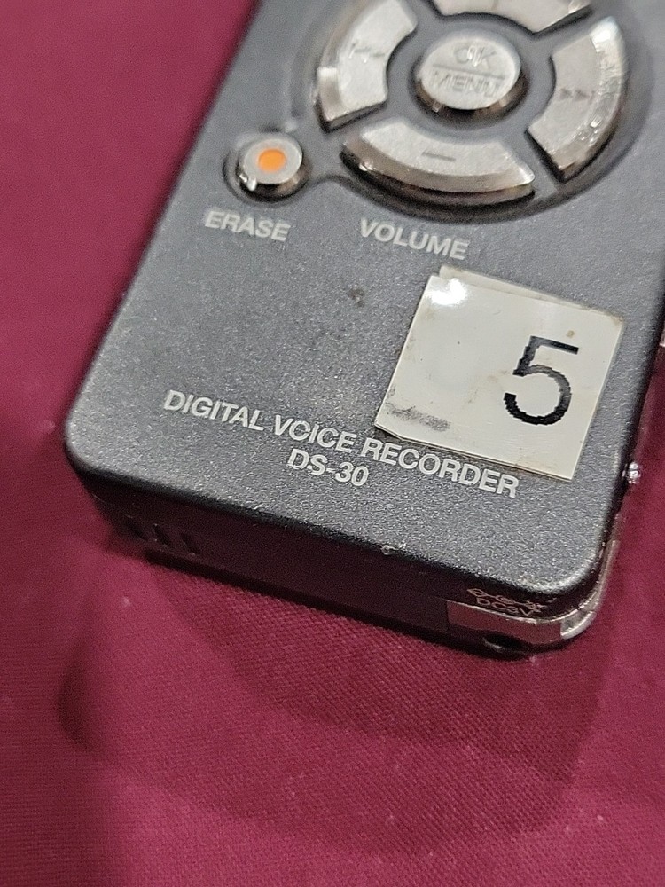 Olympus Digital Voice Recorder DS-30 STEREO
