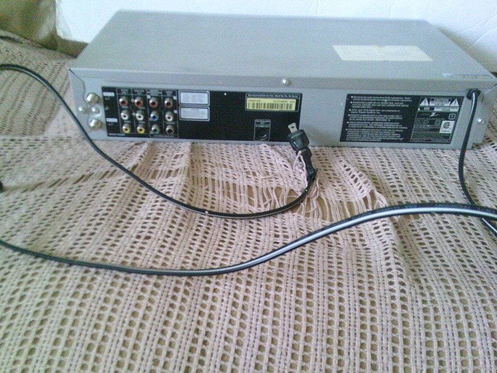 Zenith DVD/VHS Player with Remote, 4 Blank VHS's