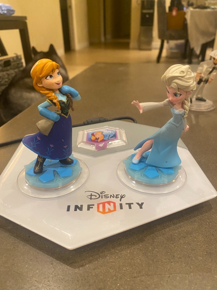 Disney Invinity 2.0 Game and 24 Characters and 2 pads