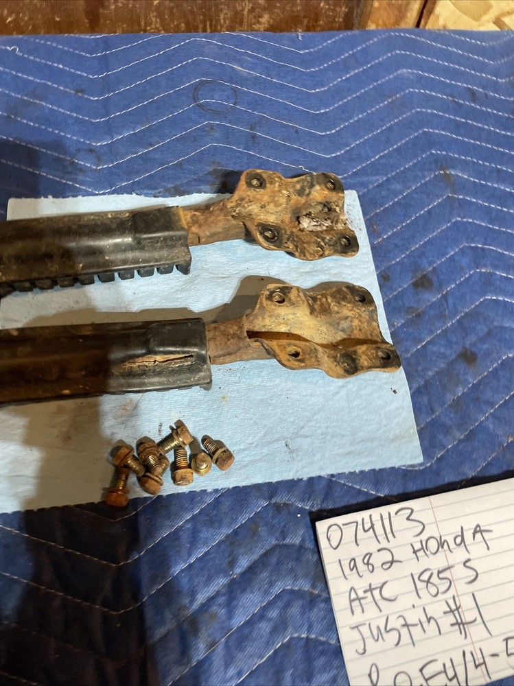 1982 Honda ATC 185S foot peg foot rests 074