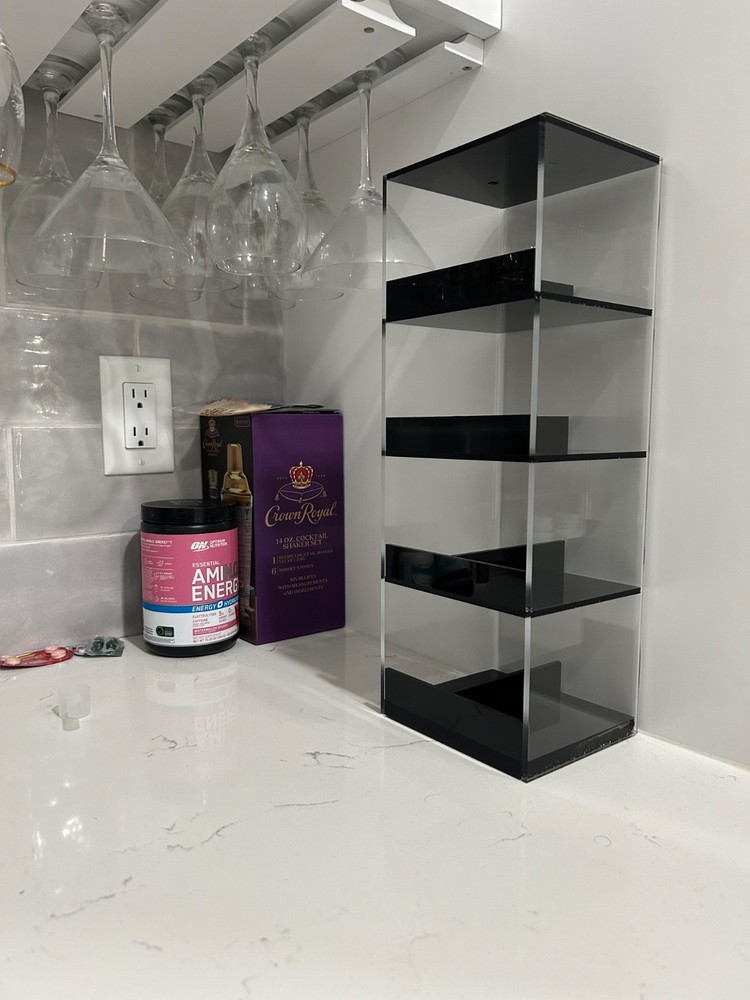 Portable Retail Display Case - Medium size with black separations - Acrylic