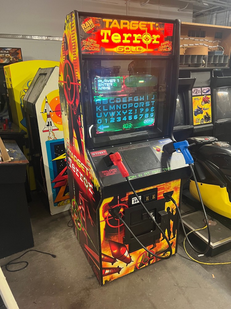 TARGET TERROR ARCADE MACHINE by RAW THRILLS 2004 (Excellent Condition) *RARE*