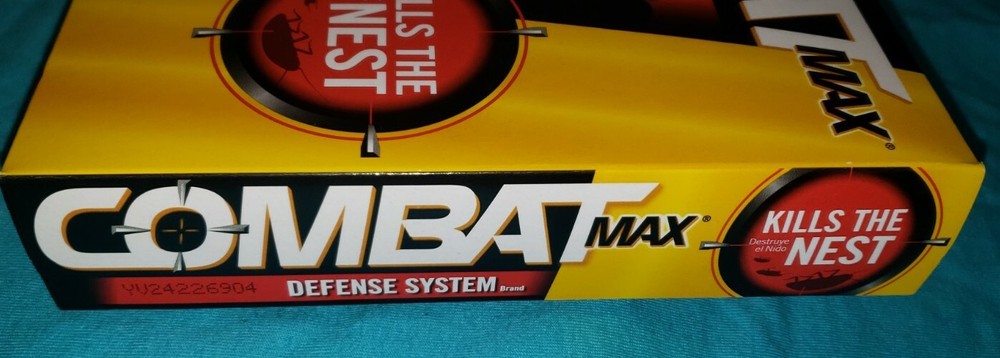 COMBAT MAX Defense System Large Roach Killing Bait & Gel - 12 Stations 1 Syringe