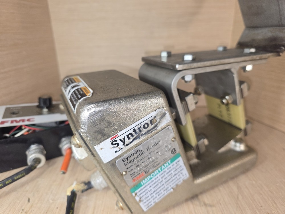 FMC Syntron Magnetic Vibratory Feeder w/ Controller Industrial Parts Feed System