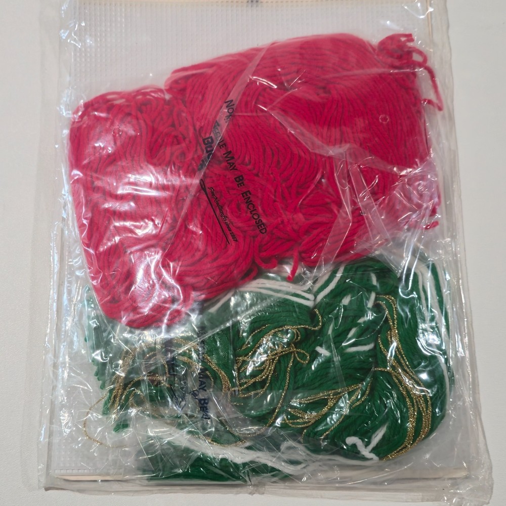 Bucilla Christmas Present Gift Tissue Box Plastic Canvas Kit Needlework NIP