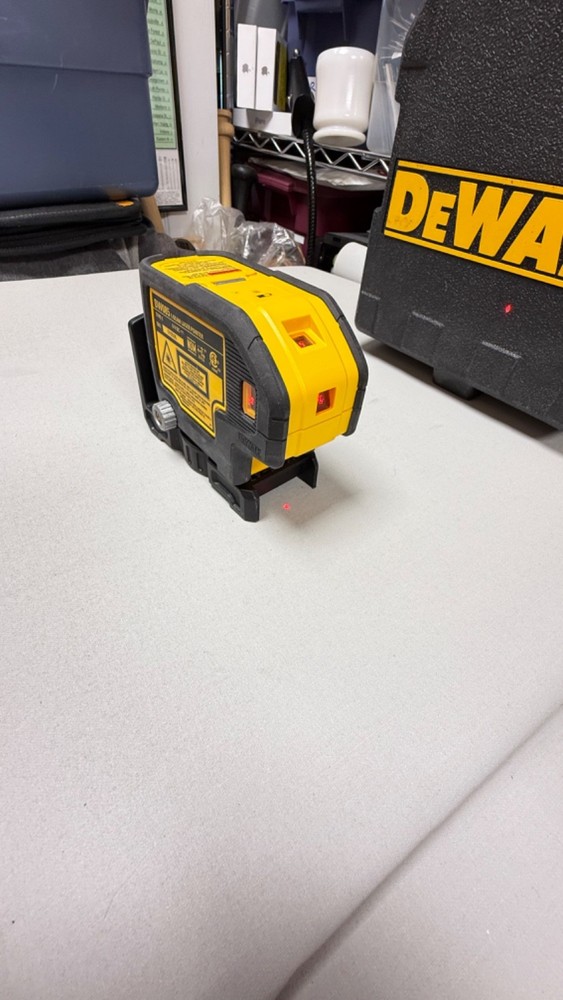 DEWALT (DW085K) Self-Leveling Laser Pointer, 5-Beam, Red