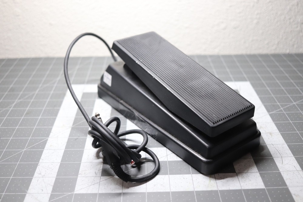 Vintage EMU Systems Expression Pedal