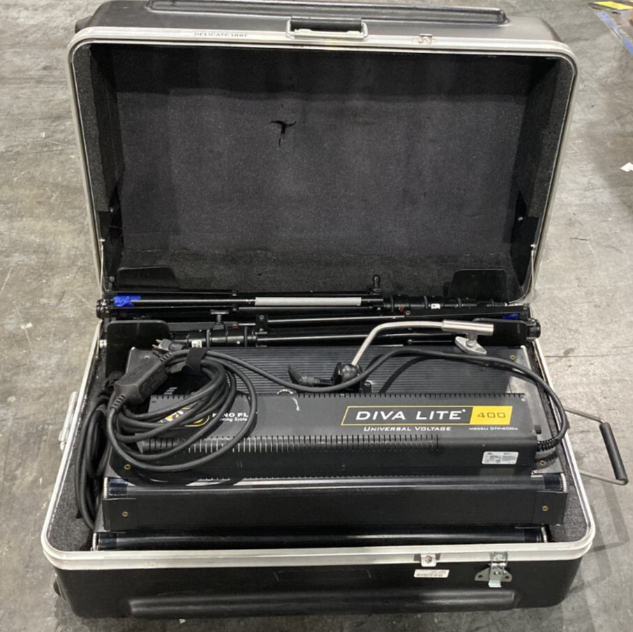 Kino Flo Diva Lite 400 DIV-400-120U Lighting Systems Complete Light Kit