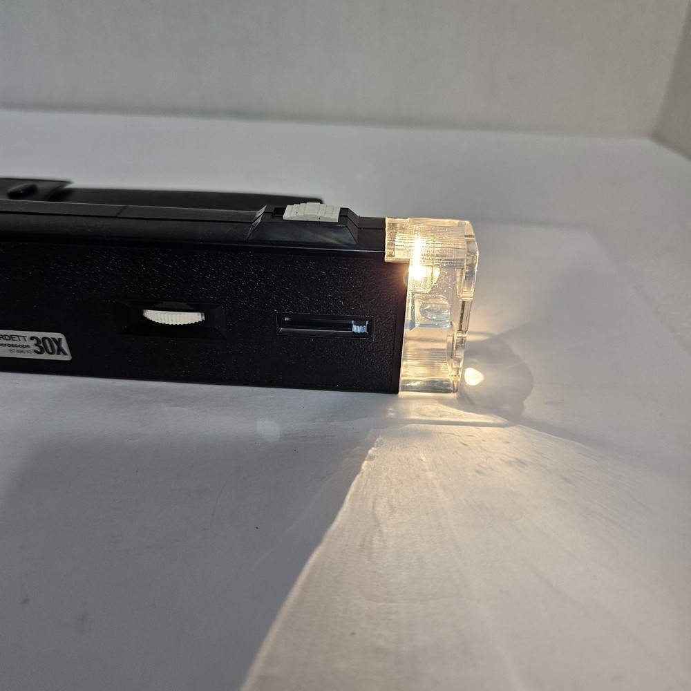 Silver Burdett Ginn Illuminated 30X Microscope