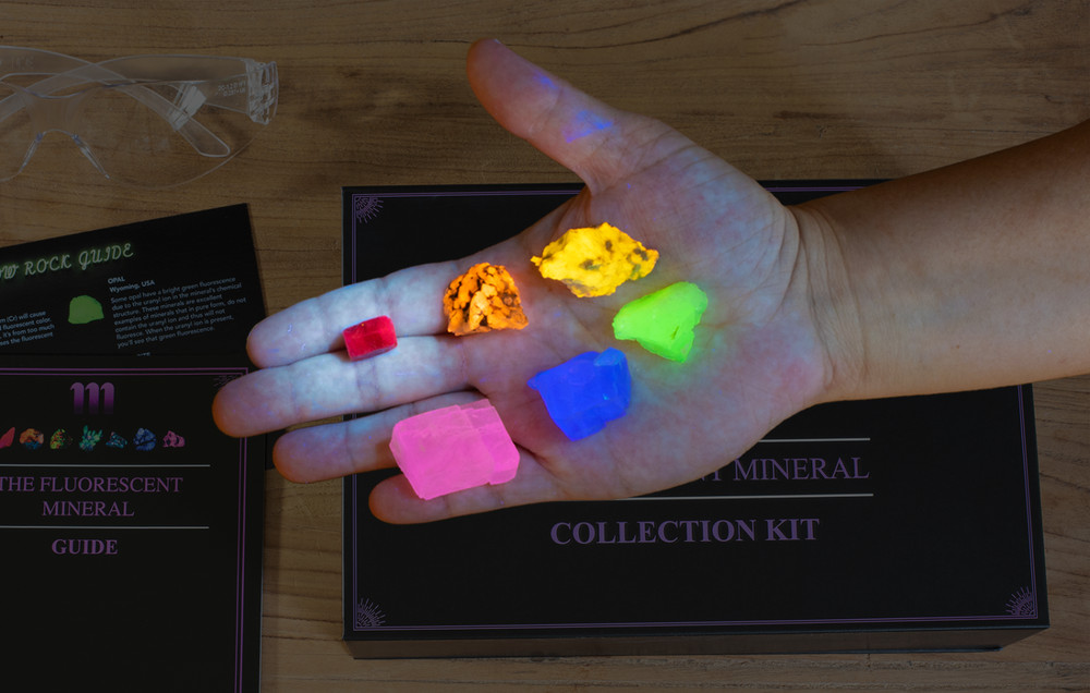 Fluorescent Mineral Kit - 6 Small, Bright UV Reactive Minerals