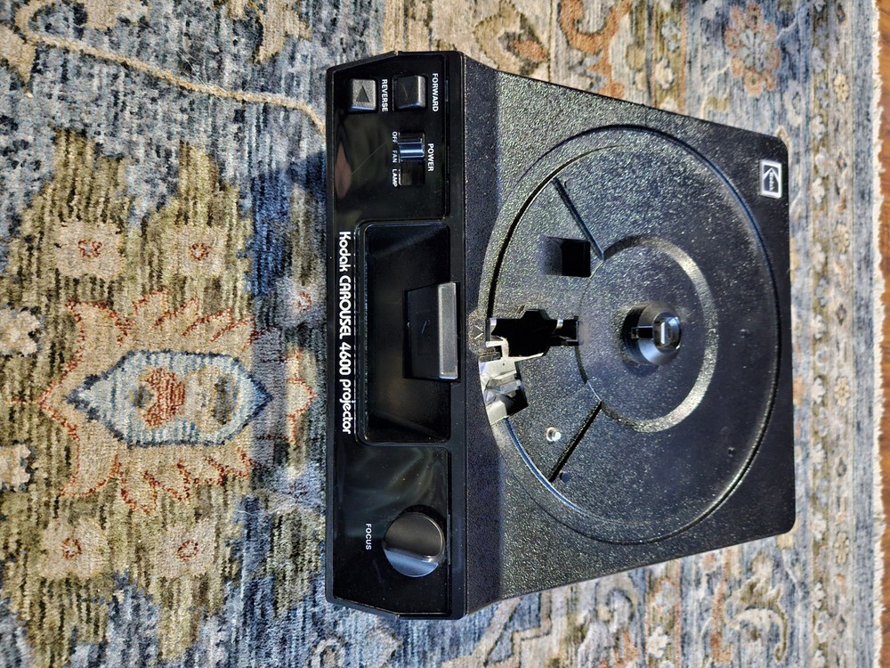Kodak Carousel 4600 Projector - W/ Slide Tray, Remotes, Leather Case, Extra Bulb