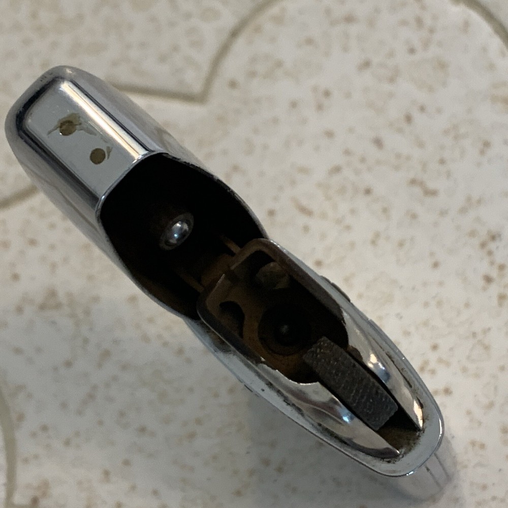 Vintage Ronson Varaflame Windlite Atomic Lighter Silver