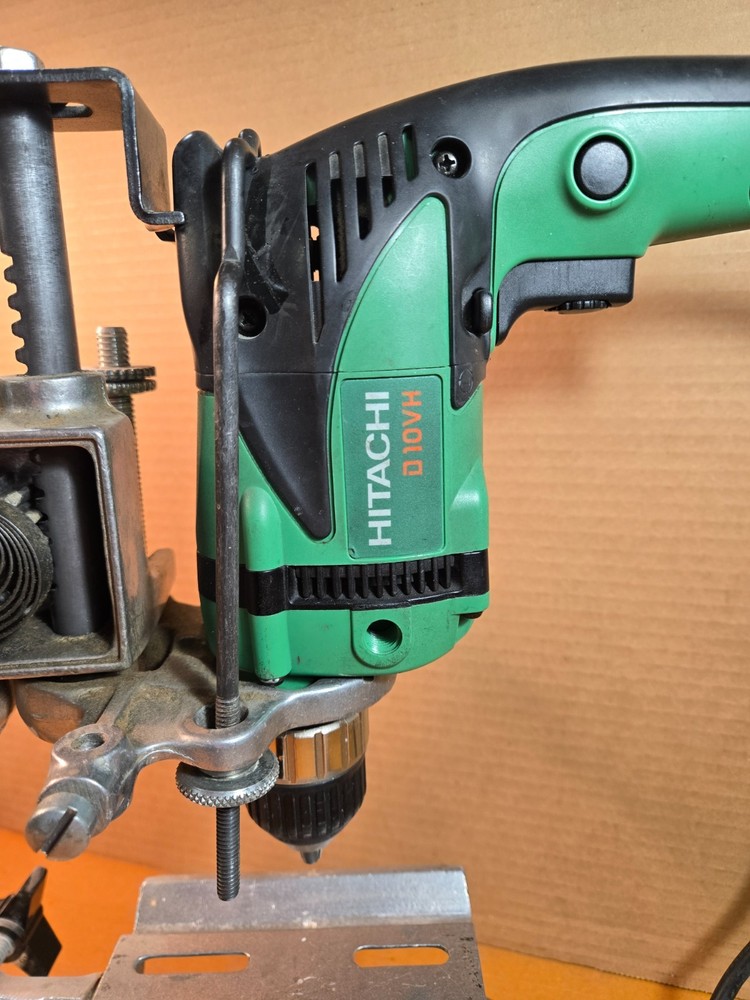 Hitachi D10VH 3/8" Variable Speed Drill in Portable Stand
