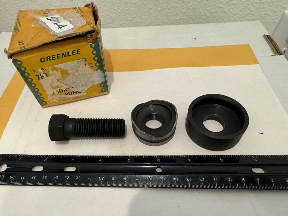 New Greenlee 500-4013, 500-5974 Knockout Punch