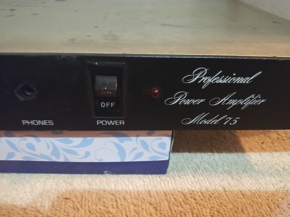 BGW SYSTEMS Professional Power Amplifier Model 75 RACK MOUNT Audio Equipment
