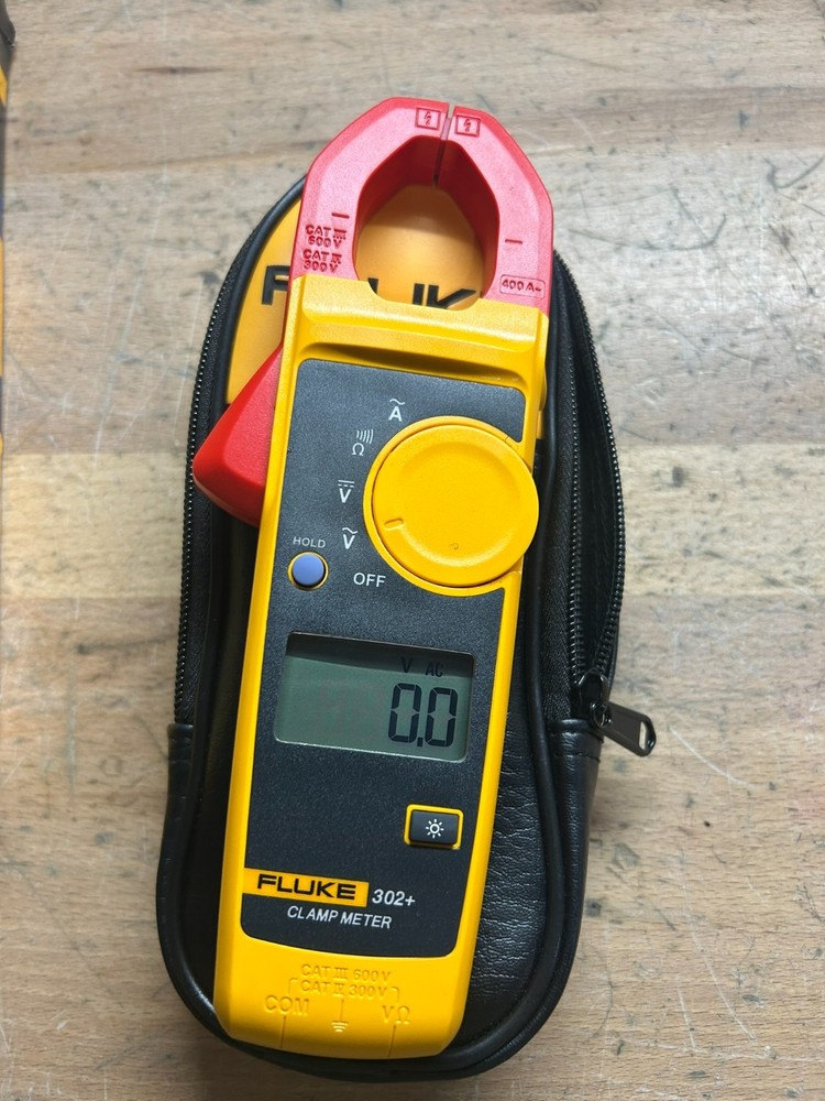 Handheld Fluke 302 + Digital Clamp Meter Tester AC / DC Volt Amp Multimeter New