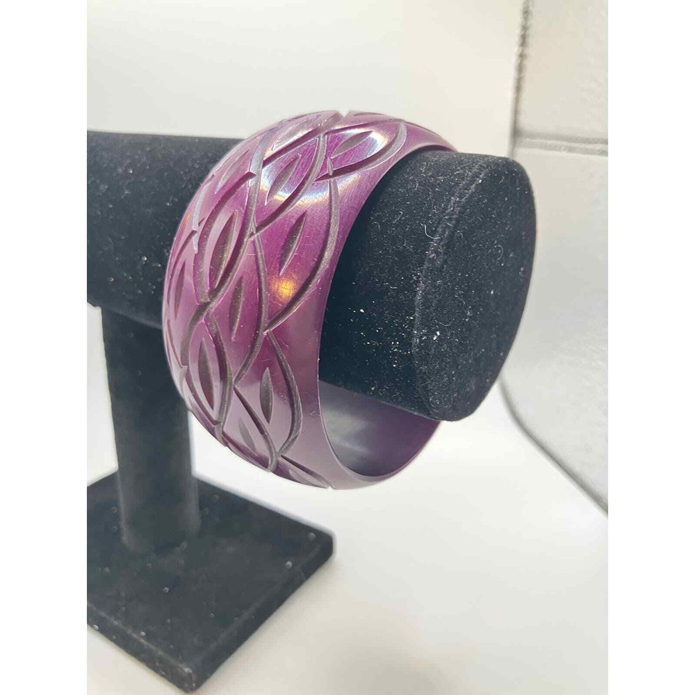 Purple Carved Chunky Plastic Deco Style Bangle!
