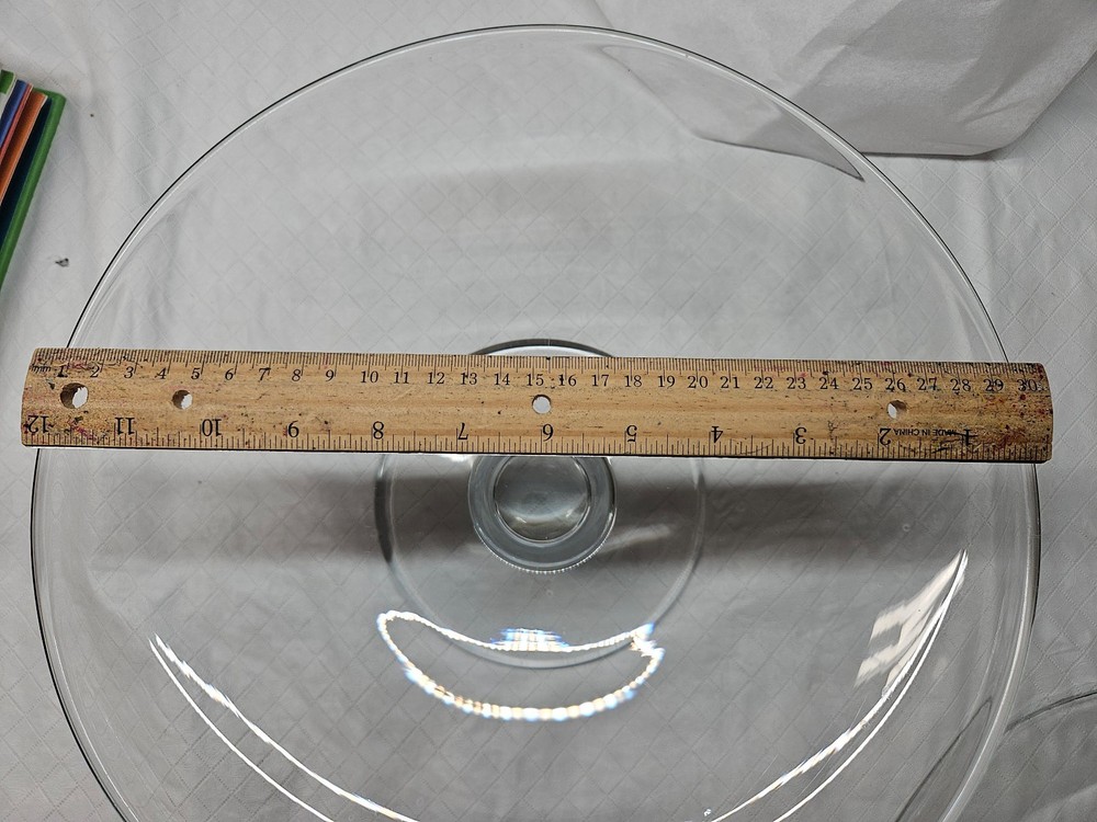 1 CLEAR GLASS ROUND Cake Stand With Lid 10 lbs.