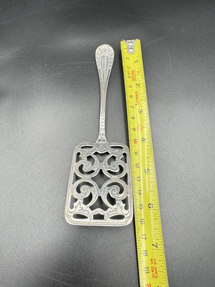 Vintage Spain Silver Plate Pierced Pastry Server Shell Handle Petit Fours