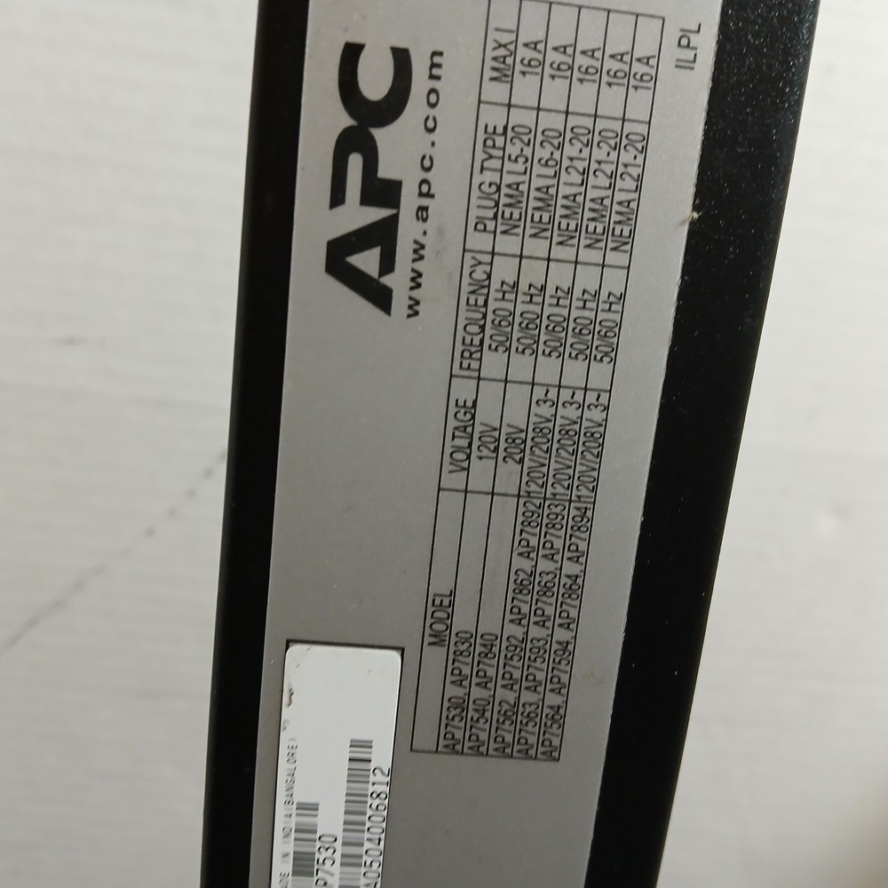 APC AP7530 Basic Rack-Mount PDU - Power Distribution Strip.