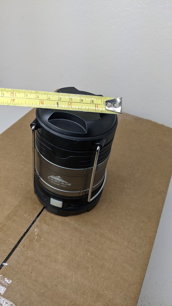 Cascade Mountain Tech Collapsible LED Lantern Pre-owned Good Working Condition