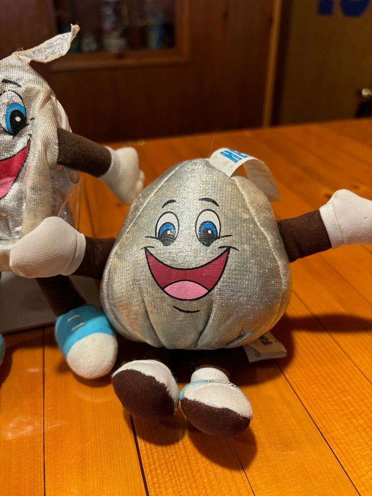 Hersheys KIss Plush Silver Toy w/Zipper Case