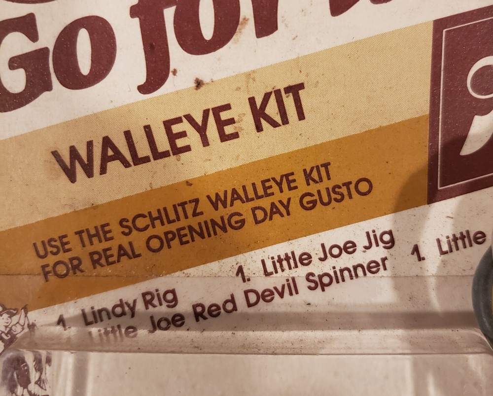 SCHLITZ VINTAGE GO FOR IT WALLEYE KIT YELLOW OR BLUE STRINGER