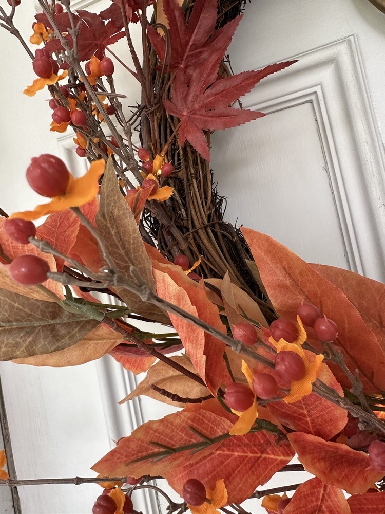 Retired Pottery Barn Fall Lit Maple Leaf Wreath. 16”