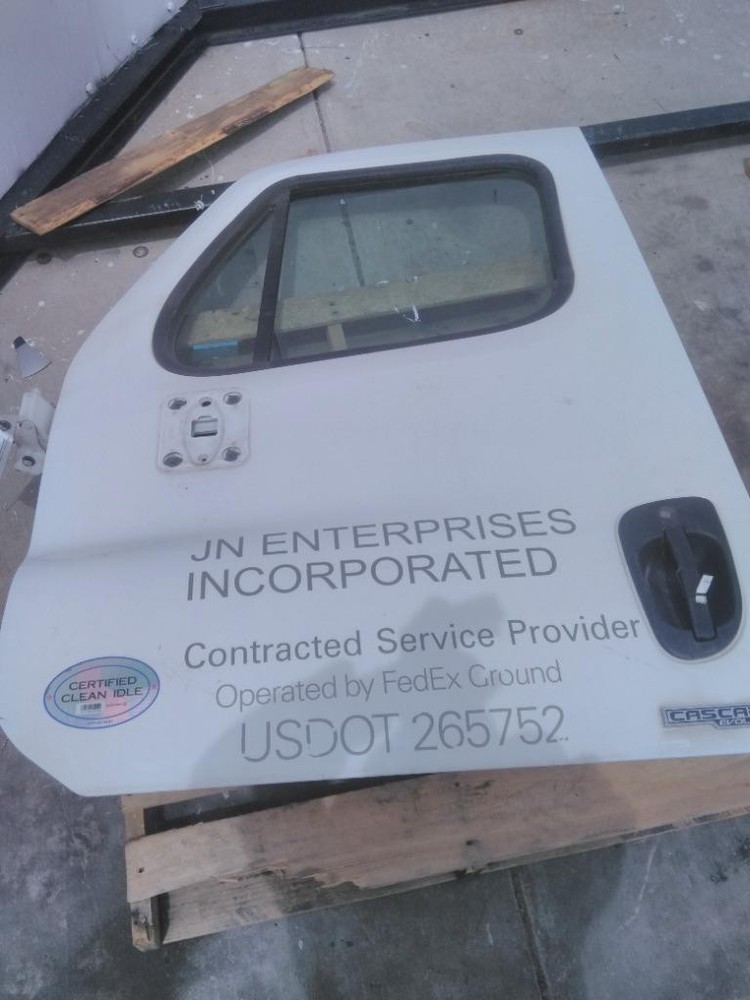 For 2017 FREIGHTLINER CASCADIA 113-125 DOOR ASSEMBLY Left ,  CO