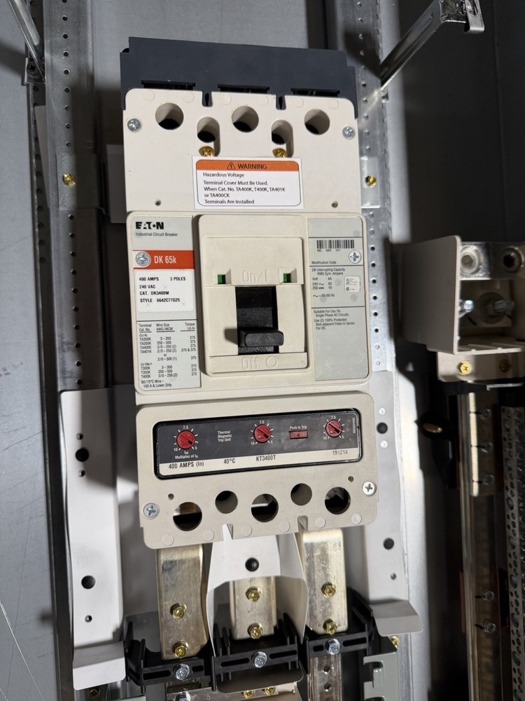 1-350 AMP 208/120V MAIN BREAKER PANELBOARD 42 SPACE 3PHASE 4WIRE COMPLETE PANEL