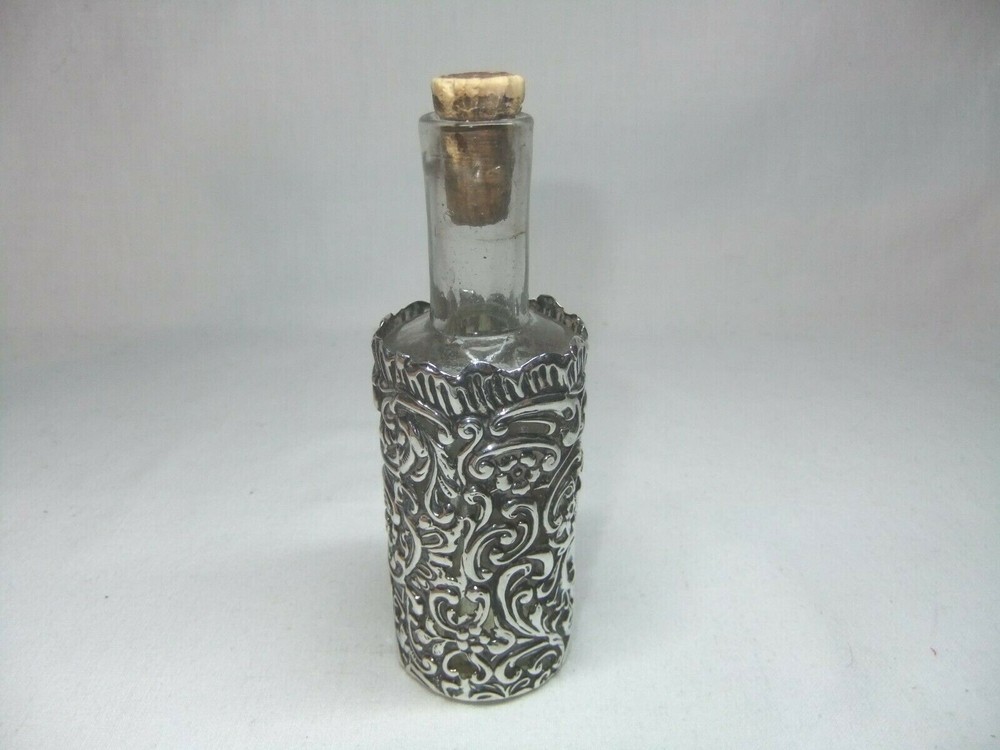 Henry Matthews Solid Sterling Silver Scent Perfume Bottle Coaster Holder 1901