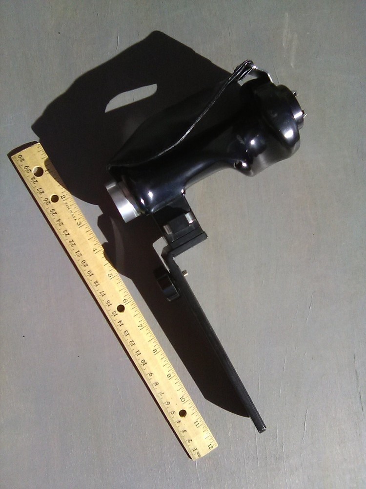 VIVITAR LEFT HAND FLASH HOLDER, RAIL & STRAP, PISTOL GRIP BRACKET (L12)