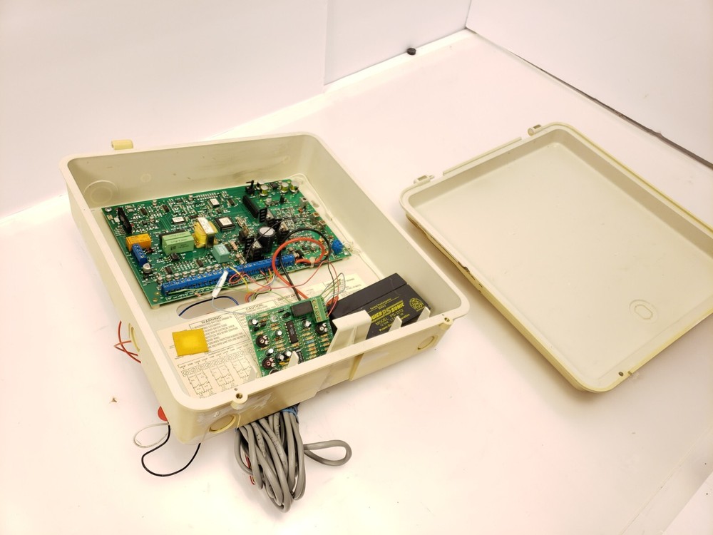 Linear Security DVS-2408 Wireless Alarm System Control Panel