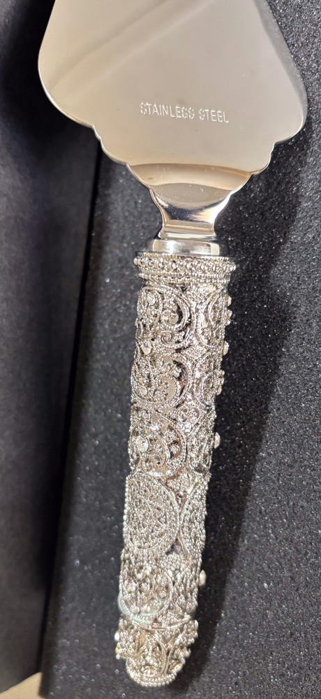 Tizo Jeweled Handle Pie Server