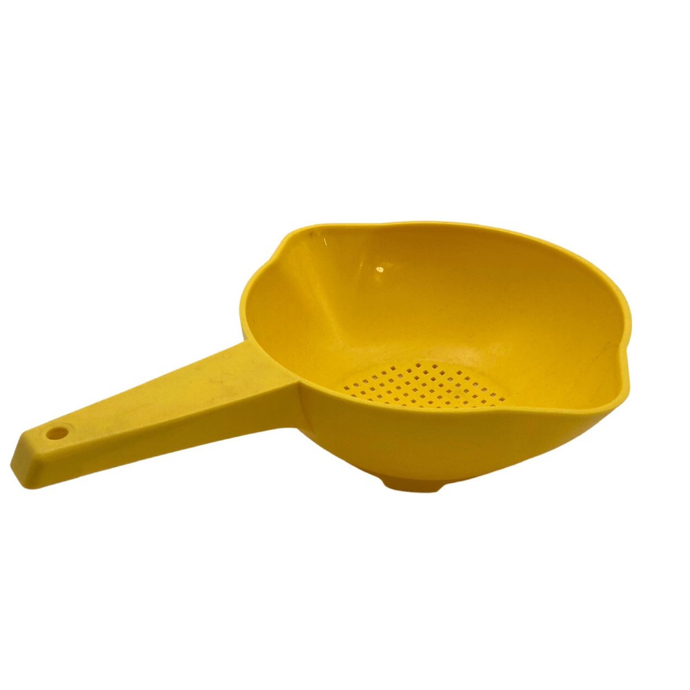 Vintage Tupperware 1 Qt Yellow Strainer Collander #1200