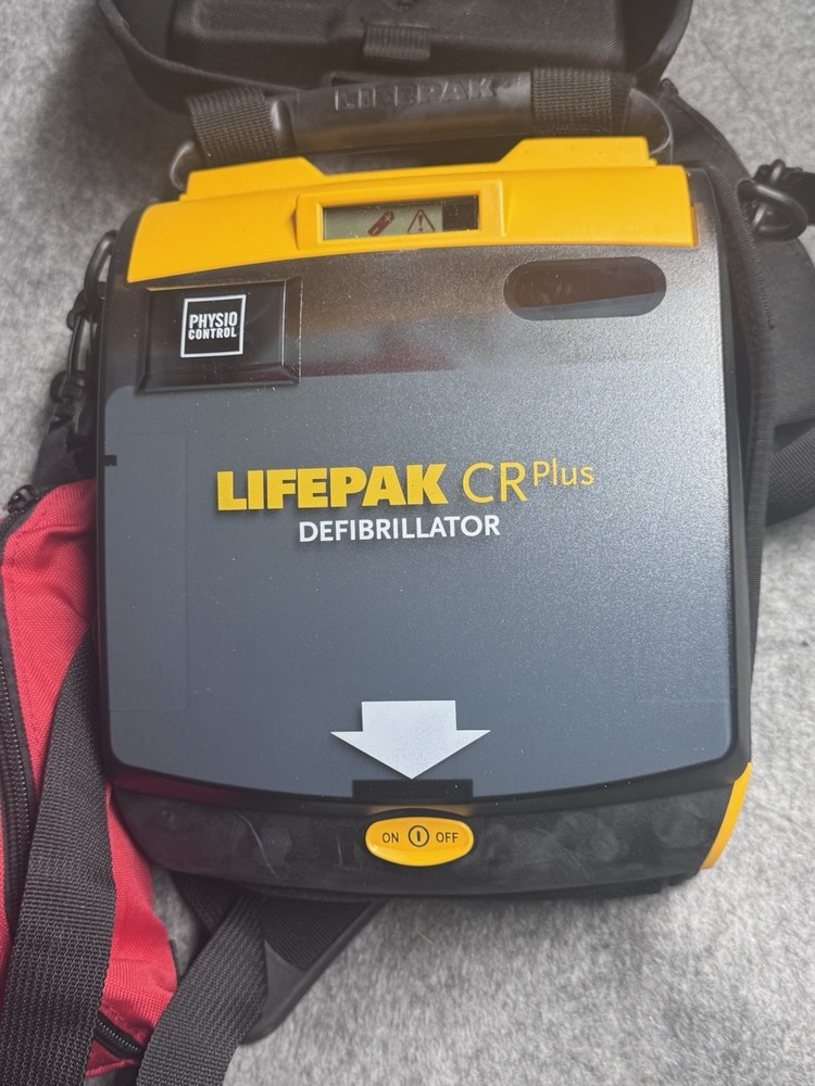 Physio Control Lifepak CR Plus Great Condition With Case