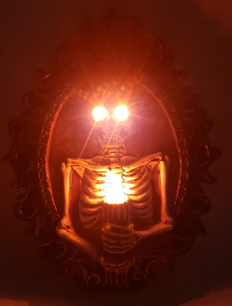 Skeleton Wall Decor with LED, 10"