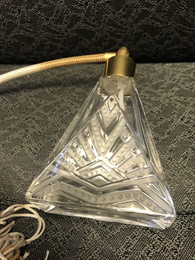 Antiques style perfume spray bootle