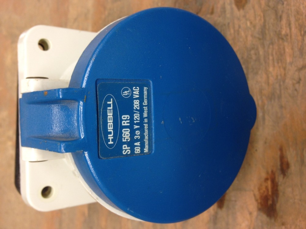 560R9 Hubbell Receptacle