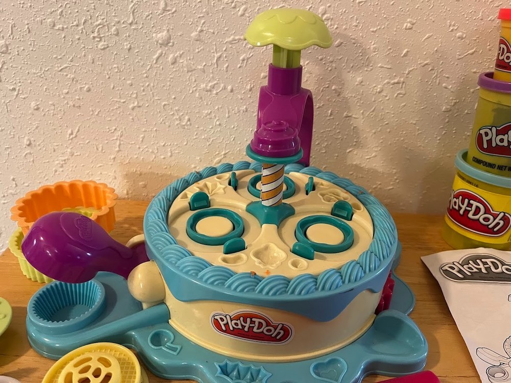 Play-Doh Cake Makin' Station, 2009, Complete