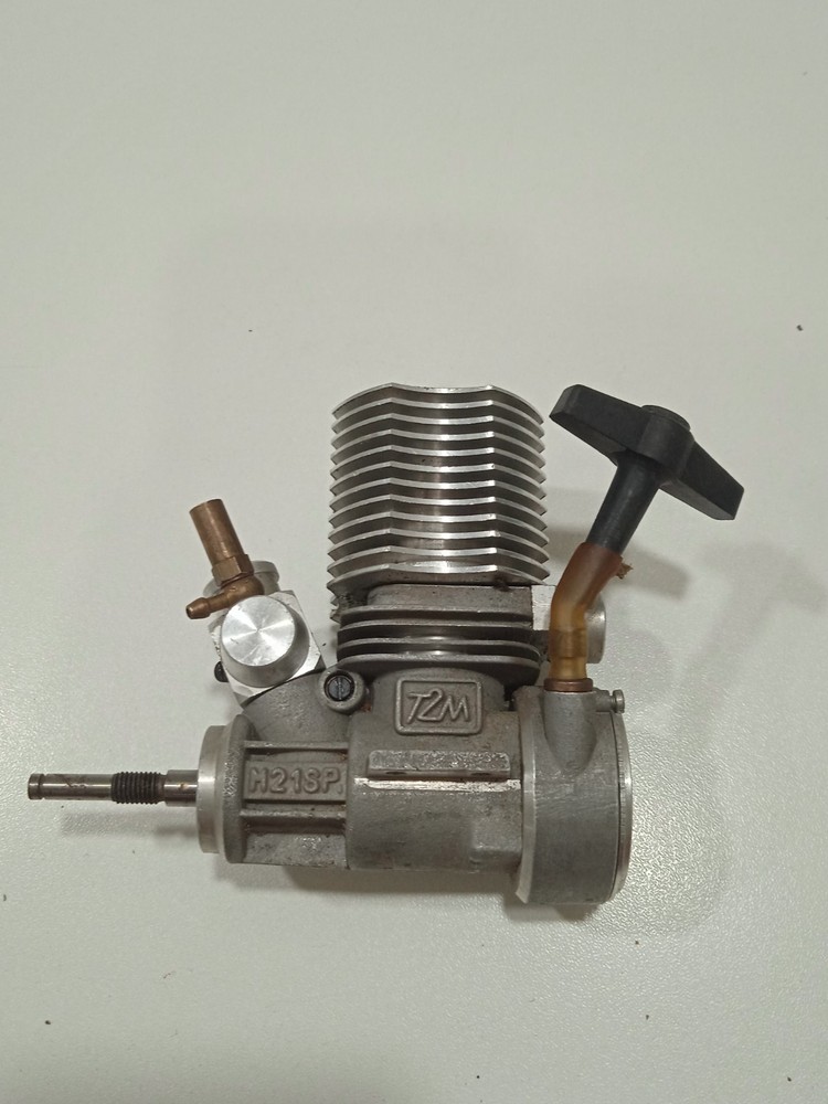 Master 3.5 cc RC car nitro engine, model H21SP.