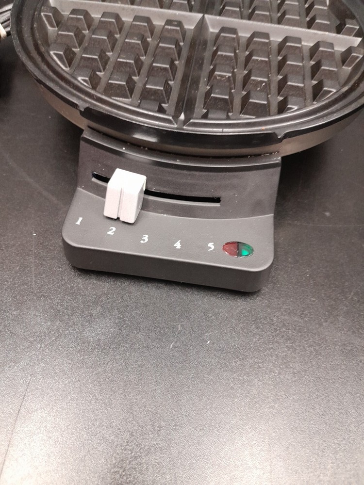 Cuisinart WMR-CA Round Classic Waffle Maker Iron Breakfast Tested Works