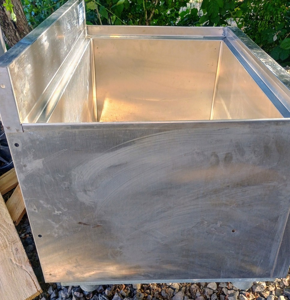 Krowne Ice Bin 18-24 No Legs Good Condition