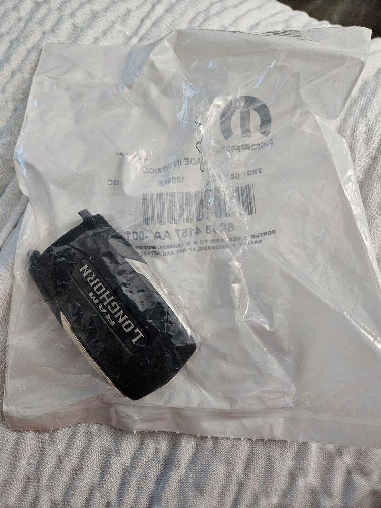 Keyless Entry Transmitter Mopar 68291693AE