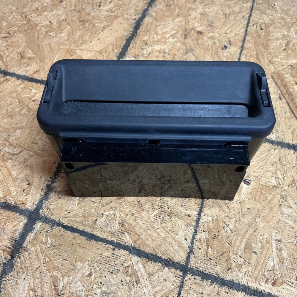 Rubbermaid Smoking Urn “Ash Tray”